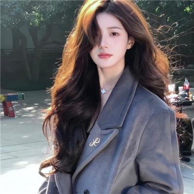 月亮中的亚马逊女人